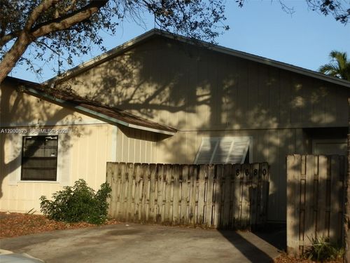 8680 Crater Ter, West Palm Beach, FL, 33403-1659 | Card Image