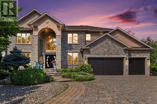 523 Kochar Drive, Ottawa, ON, K2C4G9 | Card Image