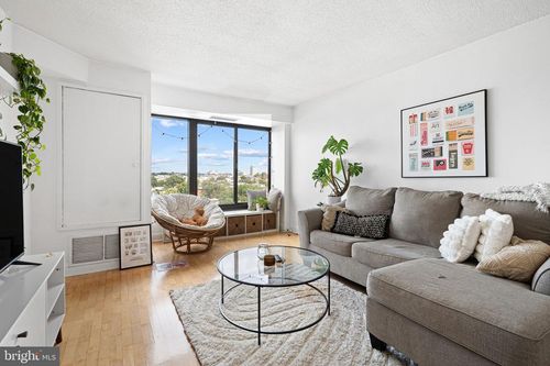 apt-1221-2001 Hamilton St, PHILADELPHIA, PA, 19130-4211 | Card Image