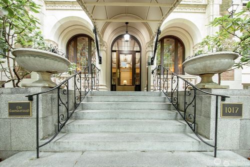 702-1017 Minor Avenue, Seattle, WA, 98104 | Card Image