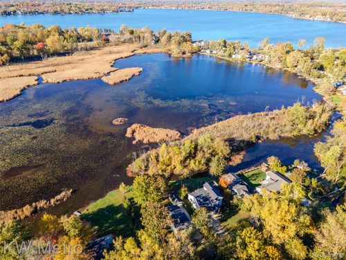 2416 Shawood St, Novi, MI, 48377-1970 | Card Image