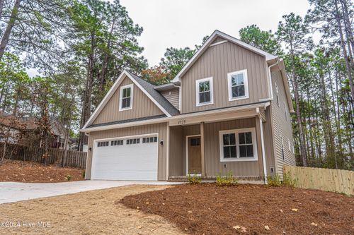 1725 Longleaf Drive E, Pinehurst, NC, 28374 | Card Image