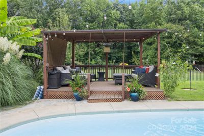 Cabana with Trex decking | Image 2