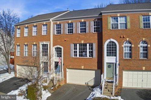 12426 Casbeer Dr, FAIRFAX, VA, 22033-6217 | Card Image