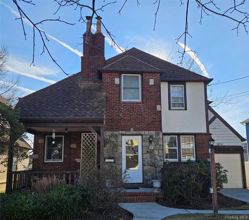 15 Donald Pl, East Rockaway, NY, 11518-1408 | Card Image