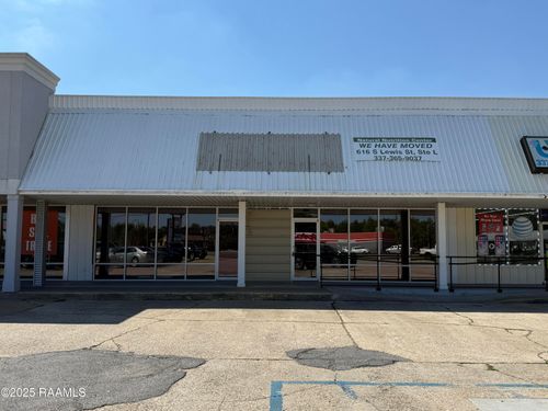 b-722 E Admiral Doyle Dr, New Iberia, LA, 70560-6705 | Card Image