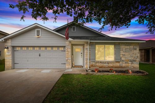 124 Phillips St, Hutto, TX, 78634-3300 | Card Image