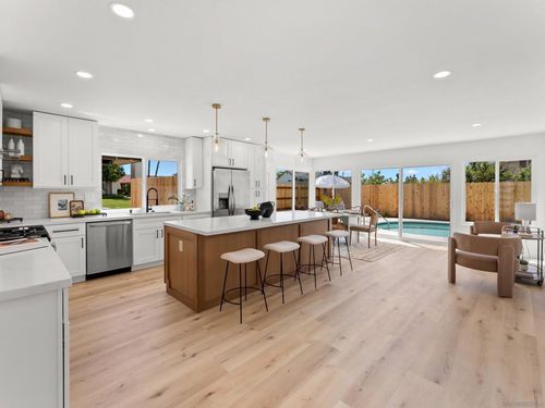 11095 Delphinus Way, San Diego, CA, 92126 | Card Image