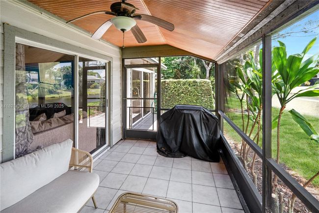 894 Ne Sandalwood Pl, Townhouse with 3 bedrooms, 3 bathrooms and null parking in Jensen Beach FL | Image 33
