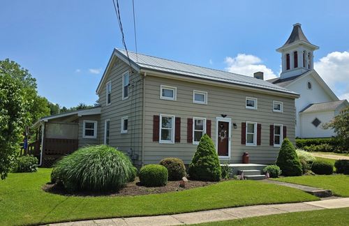 5023 N Main St, McKean, PA, 16426-1405 | Card Image