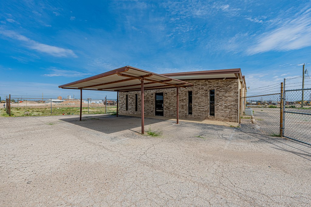 Commercial Lease in Midland 3