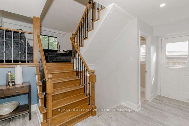 32 Simmons Blvd, House other with 3 bedrooms, 2 bathrooms and 4 parking in Brampton ON | Image 18