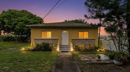 2231 Nw 74th St, Miami, FL, 33147-6255 | Card Image