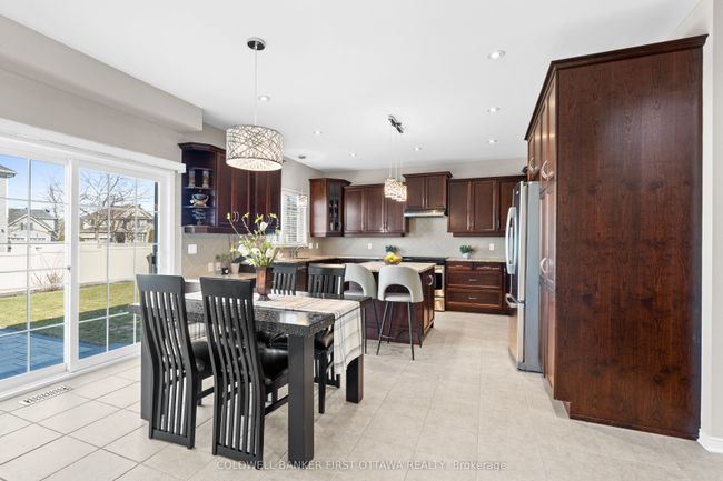 831 Dalkena Pl, House other with 4 bedrooms, 4 bathrooms and 4 parking in Nepean ON | Image 9