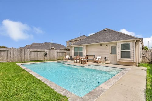 5206 Misty Ln, Bacliff, TX, 77518-2183 | Card Image