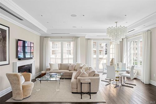 6012-6000 Royal Ct, North Hills, NY, 11040-2614 | Card Image