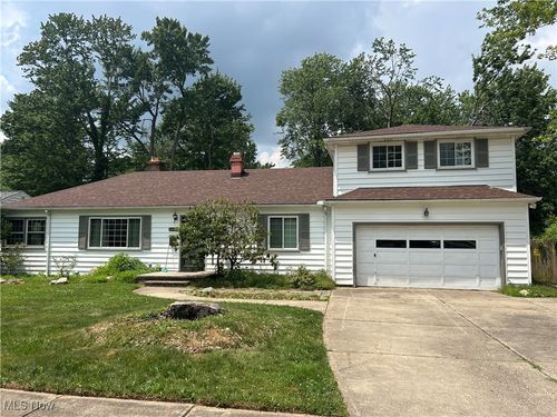 6406 Fernhurst Ave, Parma Heights, OH, 44130-2828 | Card Image