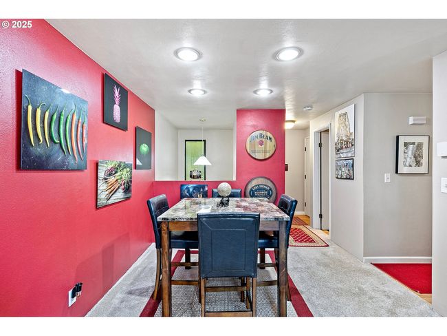 151 Treehill Loop, Condo with 2 bedrooms, 2 bathrooms and null parking in Eugene OR | Image 12