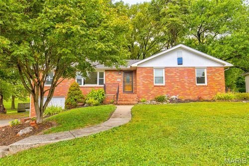 141 S 9th St, East Alton, IL, 62024-1716 | Card Image