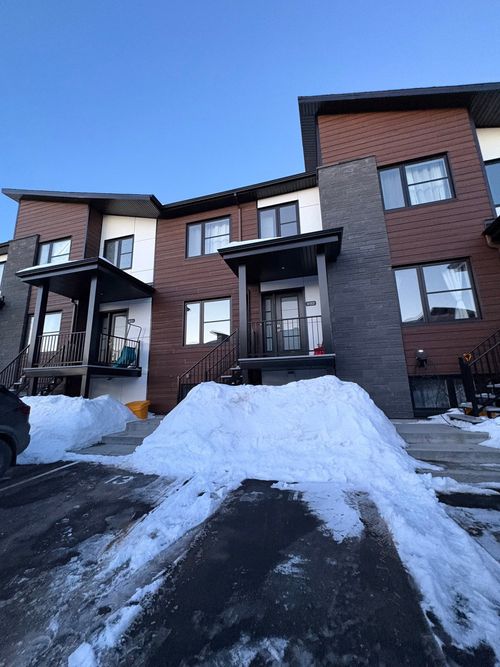 6152 Rue Berlioz, Lévis, QC, G6Y0N2 | Card Image