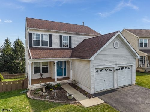 414 Hamilton Dr, Stewartsville, NJ, 08886-2651 | Card Image