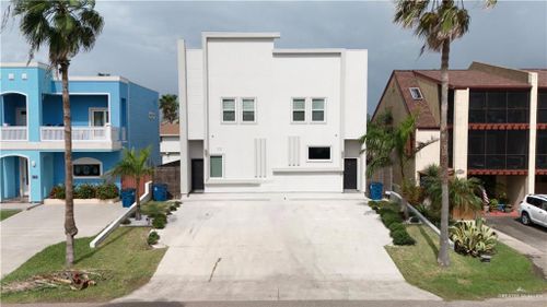 112 E Dolphin St, South Padre Island, TX, 78597-7016 | Card Image