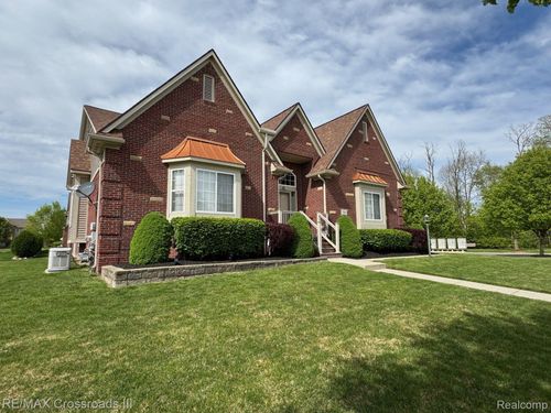 13691 Basswood Cir, Van Buren Township, MI, 48111-2016 | Card Image