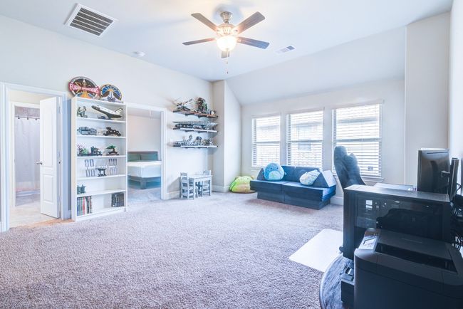 613 E Fork, House other with 4 bedrooms, 3 bathrooms and 5 parking in Webster TX | Image 33