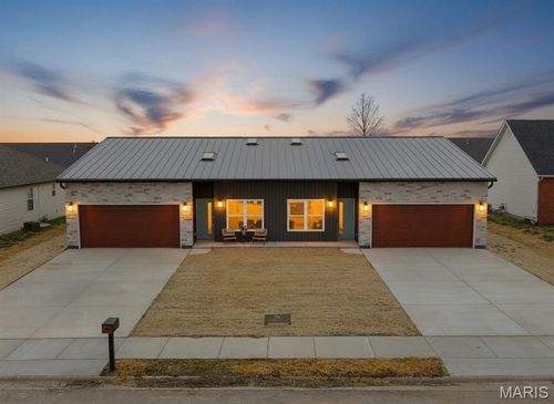 160B Field Crossing Dr, Highland, IL, 62249-3949 | Card Image