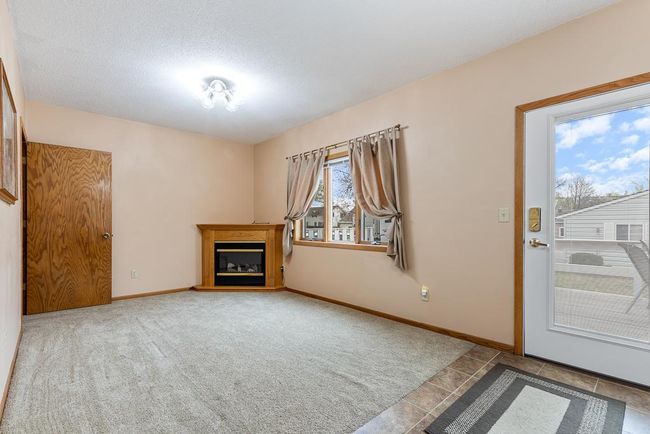 Additional seating area | Image 31