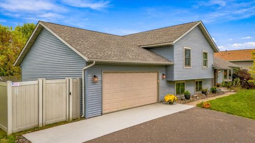 409 Smith Ave, OSCEOLA, WI, 54020-8194 | Card Image