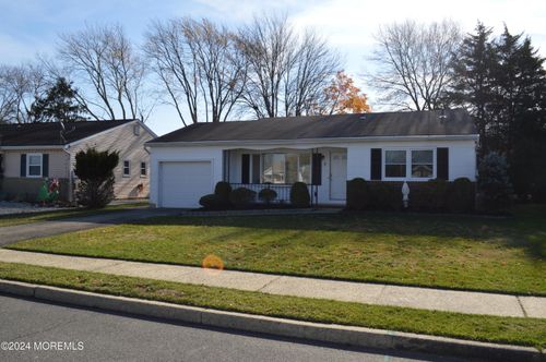 5 Norfolk Drive, Toms River, NJ, 08757 | Card Image