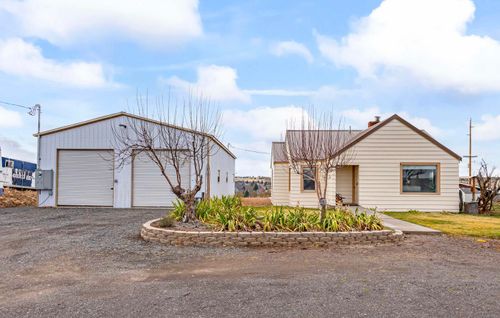 1030 S Adams Dr, Madras, OR, 97741-9217 | Card Image