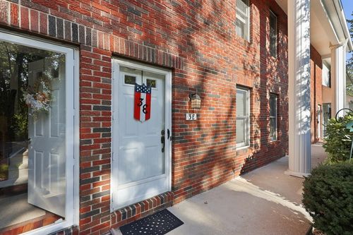 e-3 Castle Hill Rd, Agawam, MA, 01001-2460 | Card Image