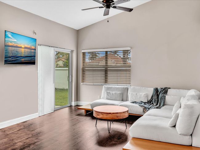 2970 Myrtle Oak Cir, House other with 2 bedrooms, 2 bathrooms and null parking in Davie FL | Image 8