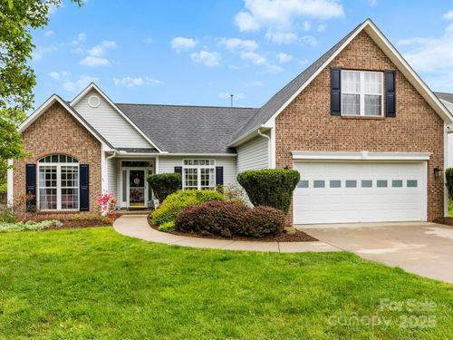 207 E Farm Creek Dr, Asheville, NC, 28806-1450 | Card Image