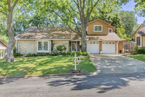1814 Oak Creek Dr, Sherman, TX, 75092-2330 | Card Image