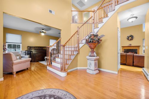 1 Blossom Ct, Blooming Grove, NY, 10914-5017 | Card Image