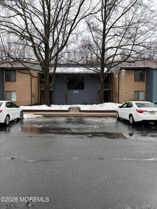 e-223 Medford Ct, Manalapan, NJ, 07726-5500 | Card Image