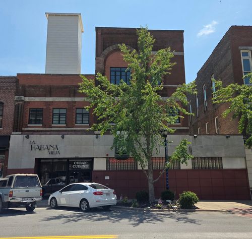 220 E Commercial St, Springfield, MO, 65803-2957 | Card Image