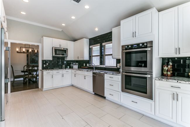 4320 Country Ln, House other with 3 bedrooms, 2 bathrooms and null parking in Grapevine TX | Image 12
