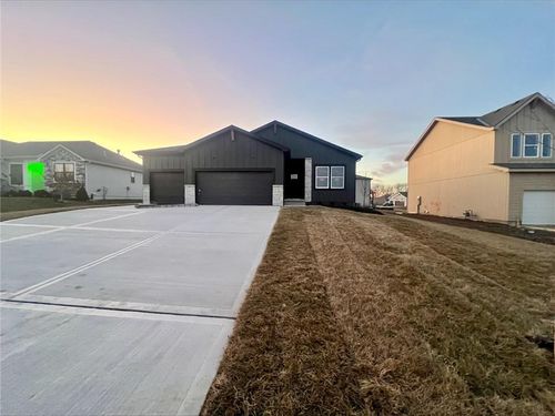 19622 Barstow St, Spring Hill, KS, 66083-8472 | Card Image