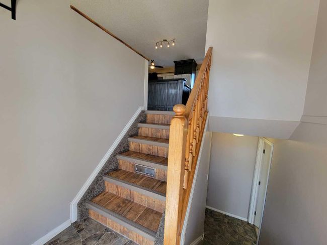 9406 81 Avenue, Home with 4 bedrooms, 2 bathrooms and 2 parking in Grande Prairie AB | Image 3