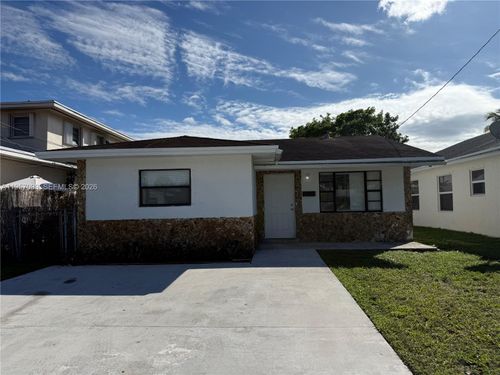 709 Nw 6th St, Hallandale Beach, FL, 33009-3207 | Card Image