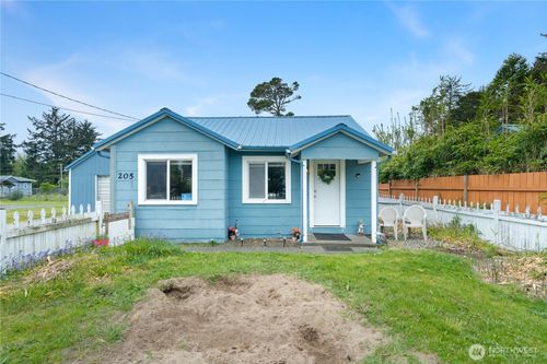 205 S Forrest St, Westport, WA, 98595-9706 | Card Image