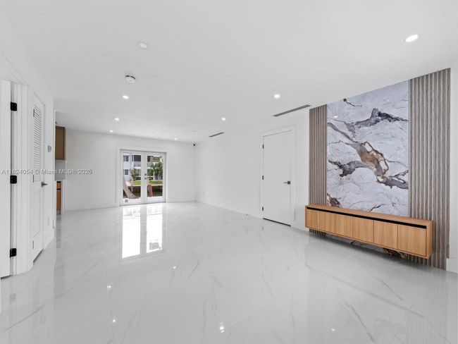 1007 Citrus Isle, House other with 4 bedrooms, 3 bathrooms and null parking in Fort Lauderdale FL | Image 11