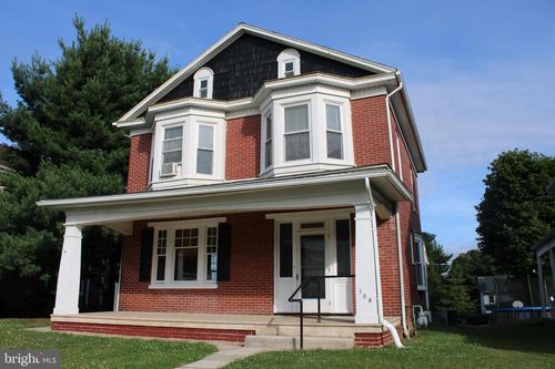 108 S 3rd St, MOUNT WOLF, PA, 17347-6741 | Card Image