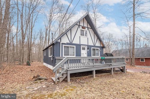 120 Tomhickon Trl, Pocono Lake, PA, 18347-8202 | Card Image
