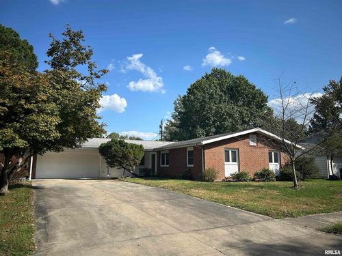 611 S Terrace Dr, Carbondale, IL, 62901-2116 | Card Image