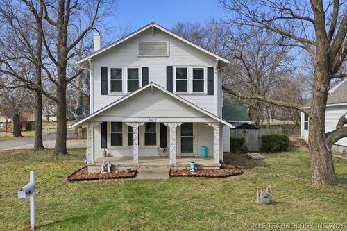 302 17th St, Collinsville, OK, 74021-1713 | Card Image